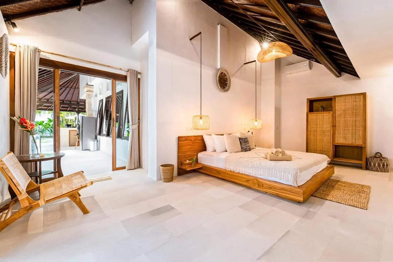 Villa Chandika - 4 Bdr Villa With Private Pool, Walk To The Beach Seminyak