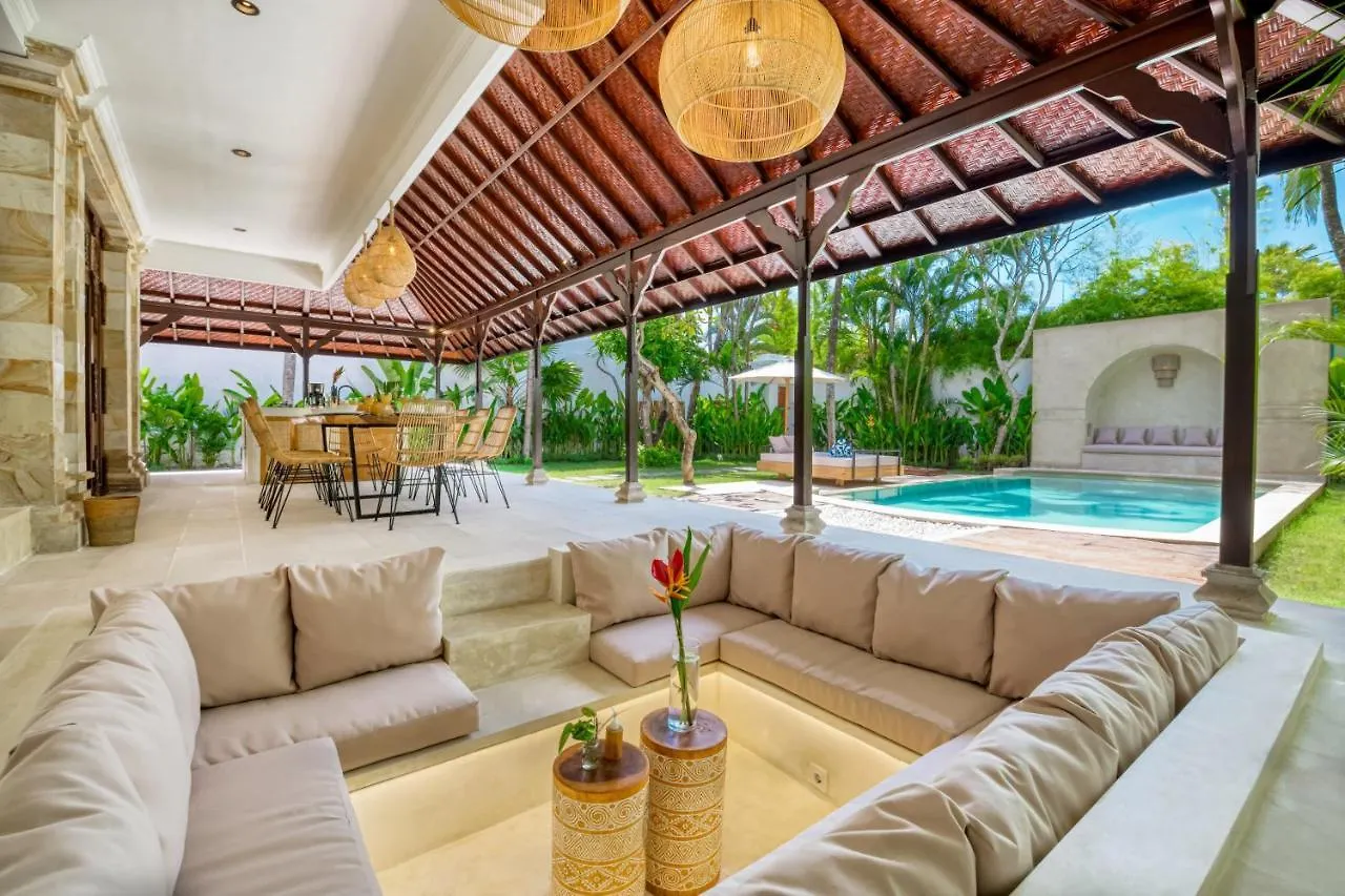 Villa Chandika - 4 Bdr Villa With Private Pool, Walk To The Beach Seminyak