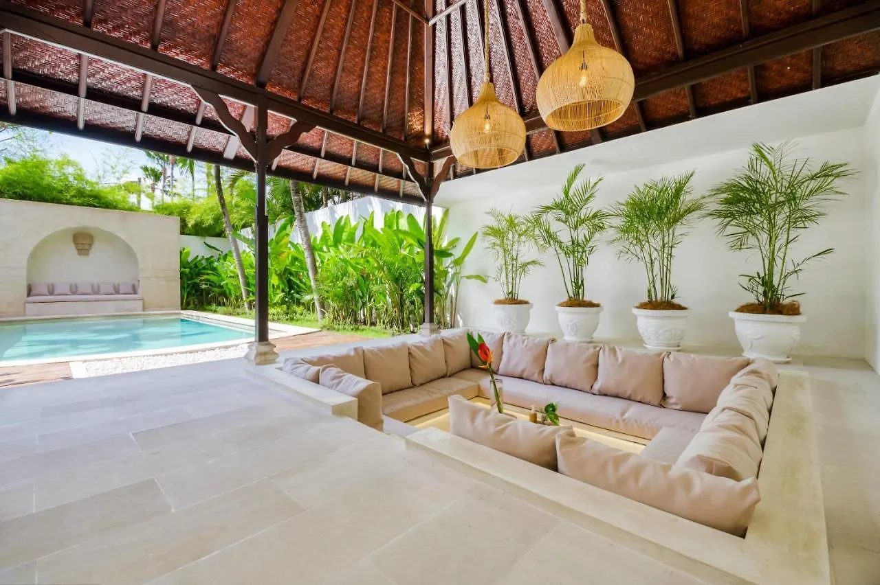 Villa Chandika - 4 Bdr Villa With Private Pool, Walk To The Beach Seminyak